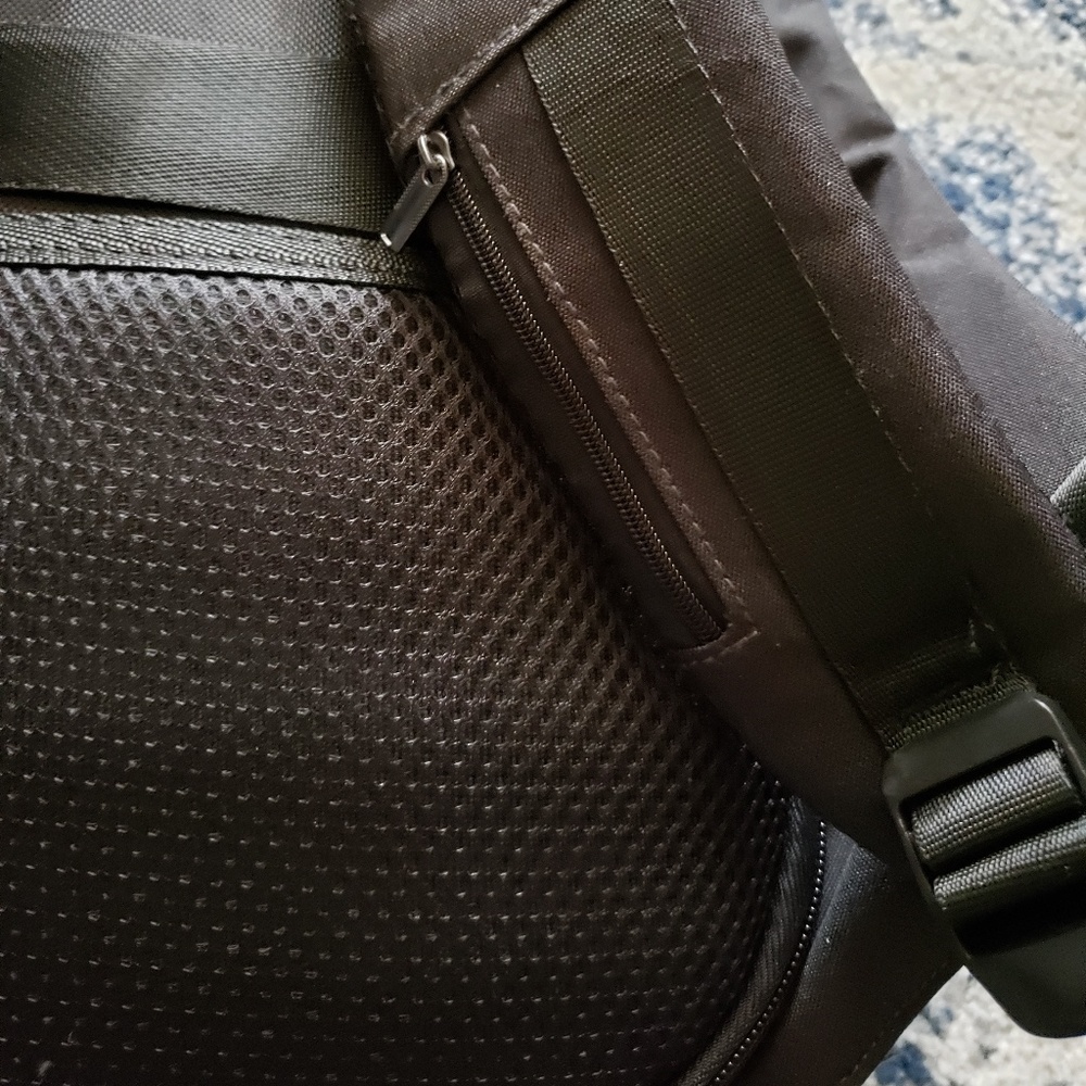 Anti-theft Tech Laptop Backpack - Picture 5 of 8